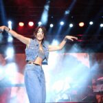 Hande Yener Instagram - Malazgirt Konseri 🤍 Orkestra @umitkuzer @ozansariboga @arikansirakaya @merttug @batuakalin @naztaskinbas @idilagaoglu Teknik @grozmusic Saç : @mehmettiren Makyaj : @akinstayn Kostüm : @alexandermcqueen @alexanderwangny Fotoğraflar : @kadirgures Koreograf @mertbalturk Dansçılar @mertbalturk @izmirtenim @gulogluburcu @katiaornella @efetankiz @toygun.klnc @asenamiryan