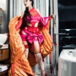 Hande Yener Instagram – Fotoğraflar @cesxcommercial 
Saç @mehmettiren 
Makyaj @akinstayn 
Styling @berkerkusku 
#afrodizyak #değmez