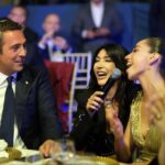Hande Yener Instagram – Büyük Fenerli olduğum için her zaman gurur duyuyorum💛💙 Değerli başkanımız Ali Koç imzalı formamda da aynısı yazıyor,Ali bey öyle uygun görmüş:)) Ne mutlu bana … Şarkılarımın gol sonrası çalması büyük gurur ve büyük bir onur benim için… #BeniSev #sebastian #benden1tanedahayok #mor ve daha niceleri 💛💙 @fenerbahce
Orkestra
@umitkuzer
@arikansirakaya
@merttug
@batuakalin
@naztaskinbas
@idilagaoglu
Teknik
@grozmusic
Işık
@mustafa.kap
Saç : @mehmettiren
Makyaj : @akinstayn
Kostüm : @off____white
Fotoğraflar : @kadirgures
Koreograf @mertbalturk
Dansçılar
@mertbalturk
@izmirtenim
@gulogluburcu
@katiaornella
@efetankiz
@toygun.klnc
@kaya.godfrey
@asenamiryan
