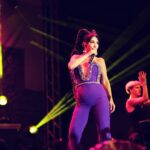Hande Yener Instagram - 💜Bulgaristan #ft @caginkulacoglu Saç @mehmettiren Makyaj @akinstayn Kostüm @afffair.fff Video&fotoğraflar @kadirgures Koreograf @mertbalturk Dansçılar @izmirtenim @gulogluburcu @efetankiz @toygun.klnc