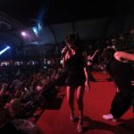 Hande Yener Instagram – 🫶🏻 @arenaclubavsa #ft @caginkulacoglu 
Saç @mehmettiren 
Makyaj @akinstayn 
Kostüm @christopher_esber 
Fotoğraflar @kadirgures 
Dansçılar 
@efetankiz 
@toygun.klnc 
@kaya.godfrey 
@izmirtenim 
@gulogluburcu