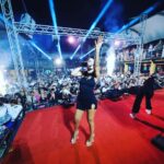 Hande Yener Instagram – Dün @arenaclubavsa #ft @caginkulacoglu 
Saç @mehmettiren 
Makyaj @akinstayn 
Fotoğraflar @kadirgures 
Dansçılar 
@efetankiz 
@toygun.klnc 
@kaya.godfrey 
@izmirtenim 
@gulogluburcu
