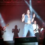 Hande Yener Instagram – Malazgirt Konseri 🤍
Orkestra
@umitkuzer
@ozansariboga
@arikansirakaya
@merttug
@batuakalin
@naztaskinbas
@idilagaoglu
Teknik
@grozmusic
Saç : @mehmettiren
Makyaj : @akinstayn
Kostüm : @alexandermcqueen @alexanderwangny
Fotoğraflar : @kadirgures
Koreograf @mertbalturk
Dansçılar
@mertbalturk
@izmirtenim
@gulogluburcu
@katiaornella
@efetankiz
@toygun.klnc
@asenamiryan