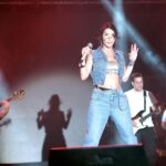 Hande Yener Instagram – Hala o sevinç çığlıklarının etkisindeyim desem,yalan olmaz..
Dün @malazgirtbeltrr Konserimiz #malazgirt 🤍
Orkestra
@umitkuzer
@arikansirakaya
@merttug
@batuakalin
@naztaskinbas
@idilagaoglu
Teknik
@grozmusic
Saç : @mehmettiren
Makyaj : @akinstayn
Kostüm : @alexanderwangny
Fotoğraflar&Videolar : @kadirgures
Koreograf @mertbalturk
Dansçılar
@izmirtenim
@gulogluburcu
@katiaornella
@efetankiz
@toygun.klnc
@asenamiryan