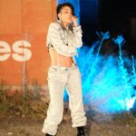 Hande Yener Instagram - Bazen buz,bazen eriyo hop arıyo geliyo Yönelmen @tepki Fotoğraflar @kadirgures