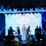 Hande Yener Instagram – Dün @serefeizmir 🩵