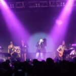 Hande Yener Instagram - Aura meselesi bu şekerim 🌟 Orkestra @umitkuzer @arikansirakaya @merttug @ozansariboga @naztaskinbas @idilagaoglu Teknik @aktncyy @grozmusic Işık @mustafa.kap Teknik @iskender_stage @cosskunakkus Menajer @omersinancandan Saç : @mehmettiren Makyaj : @akinstayn Kostüm : @muglerofficial Fotoğraflar : @kadirgures Koreograf @mertbalturk Dansçılar @mertbalturk @izmirtenim @gulogluburcu @katiaornella @efetankiz @toygun.klnc @kaya.godfrey Hilton Mall Of