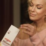 Hannah Waddingham Instagram - Why fuss with the formalities? Just go for that Milano cookie! #HaveALittleTaste