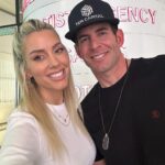 Heather Rae El Moussa Instagram - This husband and wife duo just got interviewed by another powerhouse couple...we already hinted it but did you catch it?? I’m SO excited for this episode to drop! Should Tarek and I do a podcast?? Let us know! 🤫🩷