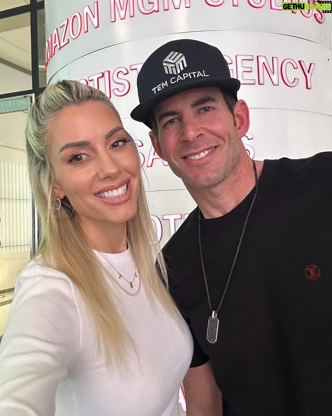 Heather Rae El Moussa Instagram - This husband and wife duo just got interviewed by another powerhouse couple...we already hinted it but did you catch it?? I’m SO excited for this episode to drop! Should Tarek and I do a podcast?? Let us know! 🤫🩷