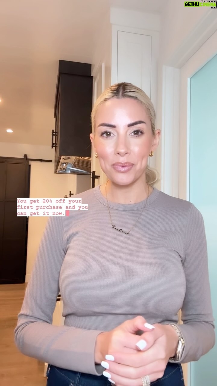 Heather Rae El Moussa Instagram - #ad I found the *perfect* gift to freshen up your space and this is for all the new mommys, real estate agents, homeowners, or anyone who cares about using ONLY safe, non-toxic products! @Azunafresh is honestly one of the best things I’ve found all year and I wanted to share it with you now because it makes for an amazing gift- You can get it for yourself, bring it to a new homeowner as a gift, give it to a real estate agent who wants to freshen up a home they’re selling, or honestly anyone you know 🤍 A lot of people don’t know this but the air fresheners that are used on a daily basis are FILLED with chemicals and the reason I love Azuna so much is because the natural action of tea tree oil cleans your air and neutralizes odors caused by bacteria, mold, mildew and other odor-causing microbes - so you get fresh air without having to worry about the chemicals or additives. So if you’re looking for the perfect gift, use my code HEATHER20 for 20% off all one time purchases now and thank me later 🫶🏻