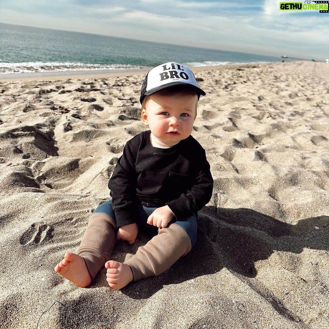 Heather Rae El Moussa Instagram - 2023 brought me the boy who changed my life, brings me so much happiness, and is the best addition to our family 🥹 Going into 2024 with my heart being so full 🫶🏻 Newport Beach, California