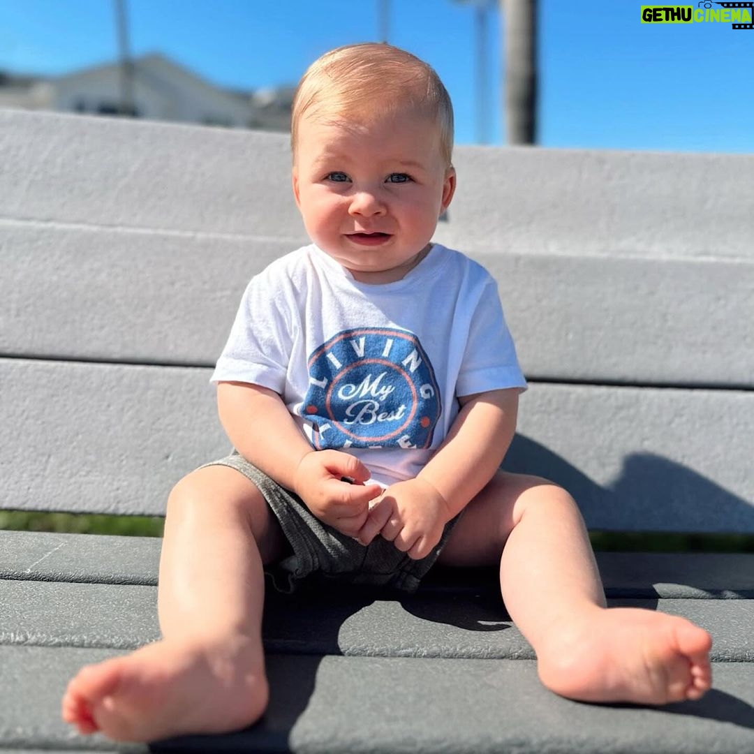 Heather Rae El Moussa Instagram - 2023 brought me the boy who changed my life, brings me so much happiness, and is the best addition to our family 🥹 Going into 2024 with my heart being so full 🫶🏻 Newport Beach, California