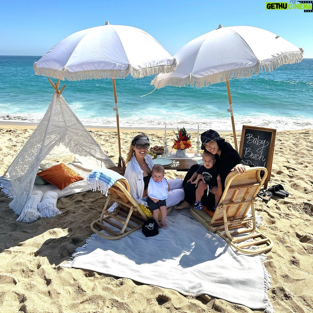 Heather Rae El Moussa Instagram - If only you knew what we went through for this photo! 🩵🌊☀️🍼 Thank you @tableandeve for providing the cutest set up! Sorry the waves had other plans! 😂 Newport Beach, California