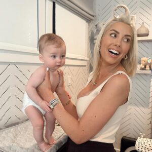 Heather Rae El Moussa Instagram - The candid moments of motherhood >> 🤍 Trying to find the balance of posting and sharing my life with you guys while also keeping some things more private than others. And balance is something I get asked about a lot and I think the real answer is I’m doing the best I frickin can 😆some days are better than others and other days are more chaotic, that’s life though 🤷🏼‍♀️My priorities are also so different these days- my baby and my family come first but having a schedule (as much as I possibly can) is really important so I can try to fit it all in- I use time, like when Tristan’s sleeping, to decide what needs to be done: is it work emails, looking at designs, working out, eating, our flips, etc etc. In the past, it was a lot easier to share everything I was doing on social media but now I think a big part of me likes to stay in my happy bubble and focus my energy on the things I mentioned like filming, my health, skincare, our flips and our family.  Balance isn’t easy these days but doing something every day to bring health, happiness, and calm to my life is my advice to anyone who’s feeling something similar 🫶🏻