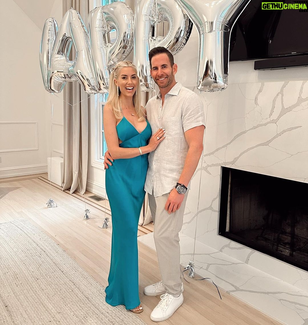 Heather Rae El Moussa Instagram - Mom & dad take the Hamptons 🤍✨ All smiles celebrating one of our best friend’s birthdays this weekend… The best people & the best vibes 🙏🏻 The Hamptons