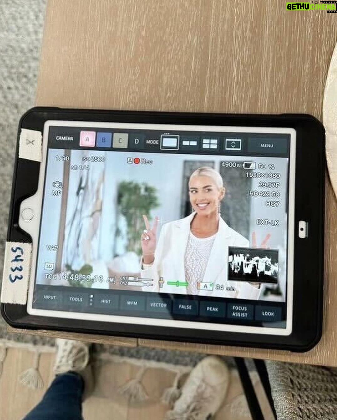 Heather Rae El Moussa Instagram - I am SO excited for my episode of House Hunters: All Stars to premiere tomorrow at 8/7c on @HGTV! From network to network, show to show, I can’t believe I’m an All Star! 🤩 I had so much fun helping a sweet couple find the beach home of their dreams! 🏠🌊🌴 Will you be tuning in? 🤗