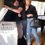 Heather Rae El Moussa Instagram - Guys!! This house was gross!!🤢 It was seriously one of the smelliest houses we have flipped so far. Smelled like a chain smoking dirty dog… But we turned it from grunge to gorg!! Designed by me! Tarek wasn’t involved Can you tell ??😂😜 We are having an open house this weekend! Come by and check it out. 2307 W 230th St, Torrance, CA 90501 Saturday, April 6th 1-4pm Sunday, April 7th 2-6pm