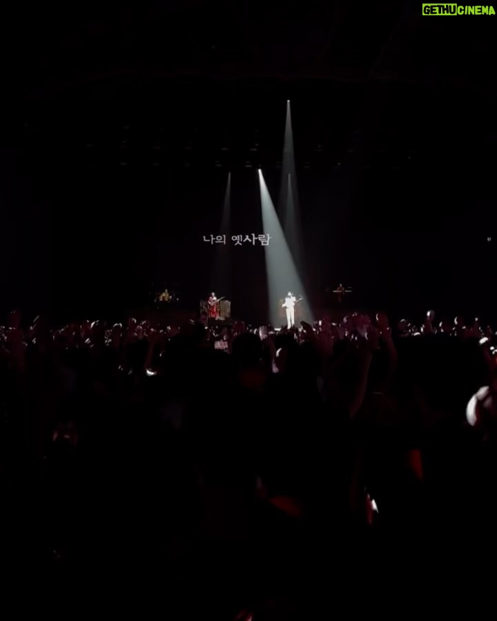 Heize Instagram - 일어났는데 목이 .. 다리가 . . 🪽♥️♥️ 올해 못 뛴 거 다 뛴 듯 ㅎ 오랜만에 관객석에서 본 박재상 오라버니의 무대 위 모습 감격 감동이었습니다., 본 적 없는 스케일 ..본 적 없는 관객들…….. 오늘 올나잇 가시는 분들 좋은 의미로 각오 단단히 하세요 !!! 같이 놀아준 뒷자석 칭구들 고먑.. 🫶 #싸이 #올나잇스탠드2023 #흰눈싸이로 #뛰어 @42psy42 최성욱 아니고 최성우 아니고 최서우 아니고 #최서욱 🤍 “맠!!!!!!” 🔊 미쳐라