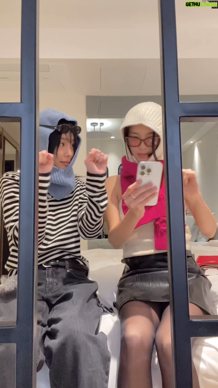 Heize Instagram - 미안해 나 거짓말했어 우리는 잘하지않아,,,,,,,,,,헛헛헛 Seoul, South Korea