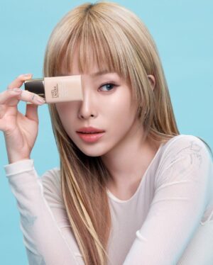 Heize Instagram - #광고

ESTEELAUDER X Heize ✨🖤✨✨🖤🖤✨🖤

에스티로더(@esteelauderkr)와 함께한 다채로운 더블웨어룩이예요. 

저에게 더블웨어파운데이션은,
낮에도 밤에도 나의 모습에 자신감을 더해주는 아이템이기에
여러분들께 이렇게 소개할 수 있어서 기뻐요 🖤🖤🖤

다양한 제품들 에스티로더 공식 사이트에서 확인하실 수 있어요!

#에스티로더#DoubleWear #MyDoubleWearStory
#더블웨어파운데이션

@esteelauderkr