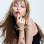 Heize Instagram - #광고 ESTEELAUDER X Heize ✨🖤✨✨🖤🖤✨🖤 에스티로더(@esteelauderkr)와 함께한 다채로운 더블웨어룩이예요. 저에게 더블웨어파운데이션은, 낮에도 밤에도 나의 모습에 자신감을 더해주는 아이템이기에 여러분들께 이렇게 소개할 수 있어서 기뻐요 🖤🖤🖤 다양한 제품들 에스티로더 공식 사이트에서 확인하실 수 있어요! #에스티로더#DoubleWear #MyDoubleWearStory #더블웨어파운데이션 @esteelauderkr 건강하고 예쁘고 자유롭게