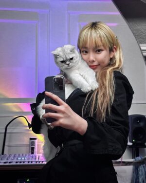 Heize Instagram - 이번 주까지만 설렁설렁 하고 다음 주부턴 살랑살ㄹ6💛