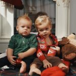 Hillary Vanderosieren Instagram - Mes 2 petits bout de chou vous souhaite un joyeux réveillon de Noël 🎅🎄❤️