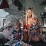 Hillary Vanderosieren Instagram - Petit moment en famille 👨‍👩‍👦‍👦 Rien de mieux que d’immortaliser ses plus beaux moments, ses plus beaux souvenirs de l’année avec un joli Album photo de @monalbumphoto 😍 Très joli cadeau à offrir pour les fêtes de Noël 🎅 le genre de cadeaux qui fait toujours plaisir 🌲 Offrez un cadeau touchant et ultra personnalisé à vos proches, qu’ils garderont et chériront pour toujours. CODE : HILLARYNOEL40 🎅🌲 Dubai, United Arab Emiratesدبي