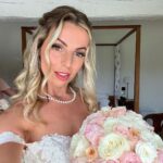 Hillary Vanderosieren Instagram - Quelques minutes avant de dire OUI 🥹 Chateau Gassies
