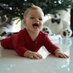 Hillary Vanderosieren Instagram - Joyeux Noël 🎅🎄❤️ Hier j’ai vue pour la première fois mon fils Milo se rendre compte que le père noël existe.. les yeux plein de bonheur.. il était émerveillé et sur un petit nuage ☁️ Matteo cette année a vécu un vrai noël 🥹 l’année dernière il était très petit et malade ❤️‍🩹 Cette année on a pu vraiment profiter .. mes enfants sont devenu fan de la période de noël pour mon plus grand bonheur. Merci Papa Noël ❤️