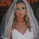 Hillary Vanderosieren Instagram - Mme Bonamy 👰‍♀️💀 Petit clin d’œil à mon mariage 😱🎃❤️ Make up : @beauty_sahoumtie_mua Hair : @shad.hair