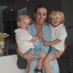Hillary Vanderosieren Instagram - Belle rentrée des classes à tous. Tellement fière de mes garçons ❤️ vous grandissez trop vite 🥲 Dubai, United Arab Emirates