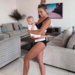 Hillary Vanderosieren Instagram - Joyeux 6 mois mon fils. Swipe pour découvrir notre photo 💘 Mon guerrier, ma vie pour qui je me battrais éternellement ! Déjà 1/2 année … que le temps passe vite 🥹 mais ta présence n’est que du bonheur. Merci pour cette joie de vivre, merci pour ton humeur, merci pour tes sourires .. merci pour tout Matteo ❤️‍🩹 On est passé par des caps difficiles.. des moments compliqués.. des émotions qu’avec ton papa on avait jamais vécu. Aujourd’hui te voir sourire c’est notre force, c’est la preuve qu’en se battant dans la vie on y arrive. Merci mon guerrier, merci mon Warrior, merci mon bonheur. Je t’aime mon boy 👶🏼 💙 En plein bonheur :D