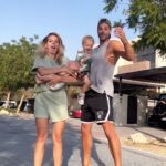 Hillary Vanderosieren Instagram - La vie de parents VS …. 🤭🤫😜 #Tanzanie #zanzibar #reels #reelsinstagram #holidays #family