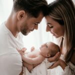 Hillary Vanderosieren Instagram - Notre Prince Matteo 👑 Notre première photo en famille ❤️ 📸 Merci @helinephotography pour ces photos incroyables 🤍 France