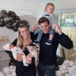 Hillary Vanderosieren Instagram - La famille Bonamy est réuni 🙏🏼🧸❤️ Je vous aimes ❤️ Merci à @popozette_event pour la décoration 🎈 Merci @sweetarena59 pour toutes les pâtisseries 🧁 Lille, France