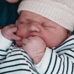 Hillary Vanderosieren Instagram - Est ce que le petit frère de Milo ressemblera à Milo ? Swipe .. et dis moi ce que tu en penses 😱 Perso, je trouve que c’est des copies conformes 😂