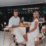 Hillary Vanderosieren Instagram - Quand tes potes achètent un Yatch pour en faire un Club qui s’appelle le @billionaireyachtdxb 🥳 Bravo @jazztvshow bravo @iam_billionaire 😍😍😍 Trop fière de vous, cette soirée etait vraiment top 🤩 D’ailleurs, l’opening c’est aujourd’hui !!!!!!! Le @billionaireyachtdxb ouvre ses portes !!!!! 🥳 Let’s Party !!!!! Dubai, United Arab Emiratesدبي