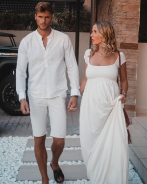 Hillary Vanderosieren Instagram - Quand tes potes achètent un Yatch pour en faire un Club qui s’appelle le @billionaireyachtdxb 🥳 Bravo @jazztvshow bravo @iam_billionaire 😍😍😍
Trop fière de vous, cette soirée etait vraiment top 🤩
D’ailleurs, l’opening c’est aujourd’hui !!!!!!! 
Le @billionaireyachtdxb ouvre ses portes !!!!! 🥳
Let’s Party !!!!!