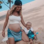Hillary Vanderosieren Instagram – Avec mes 2 garçons 💙💙

Un dans le bidou et un pirate 🏴‍☠️ La Dune du Pilat
