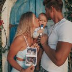 Hillary Vanderosieren Instagram - Baby 2 is coming 🥰♥️ Quoi de mieux que la fête des mamans pour vous annoncer que notre famille s’agrandit 🤩 Bonne fêtes les mamans ♥️ Milo aura un petit frère ou une petite sœur, pour le plus grand bonheur de ses parents ♥️♥️♥️ Dubai, United Arab Emirates
