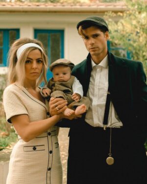 Hillary Vanderosieren Instagram - Portrait de Famille des années 50 ⭐️