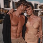 Hillary Vanderosieren Instagram - 1, 2, 3 ou 4 ? Je meurs d’amour pour cet homme ♥️ @gioboyparis Dubai, United Arab Emirates