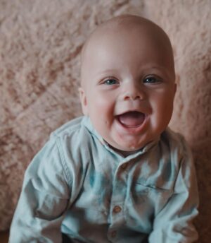Hillary Vanderosieren Instagram - Je t’aime à vie mon fils 💙
Ma famille d’amour 💙
Joyeux 5 mois 🎉💙