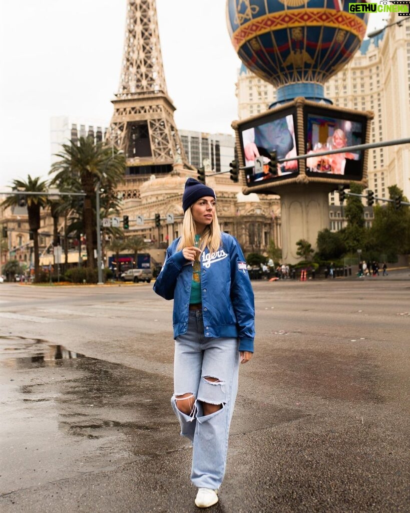 Hillary Vanderosieren Instagram - Living a dream 🇺🇸❤️ Las Vegas, Nevada