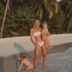 Hillary Vanderosieren Instagram - Créer des souvenirs en famille au Maldives y’a rien de plus beau 🌊🏝️ #collaborationnonremuneree Ayada Maldives