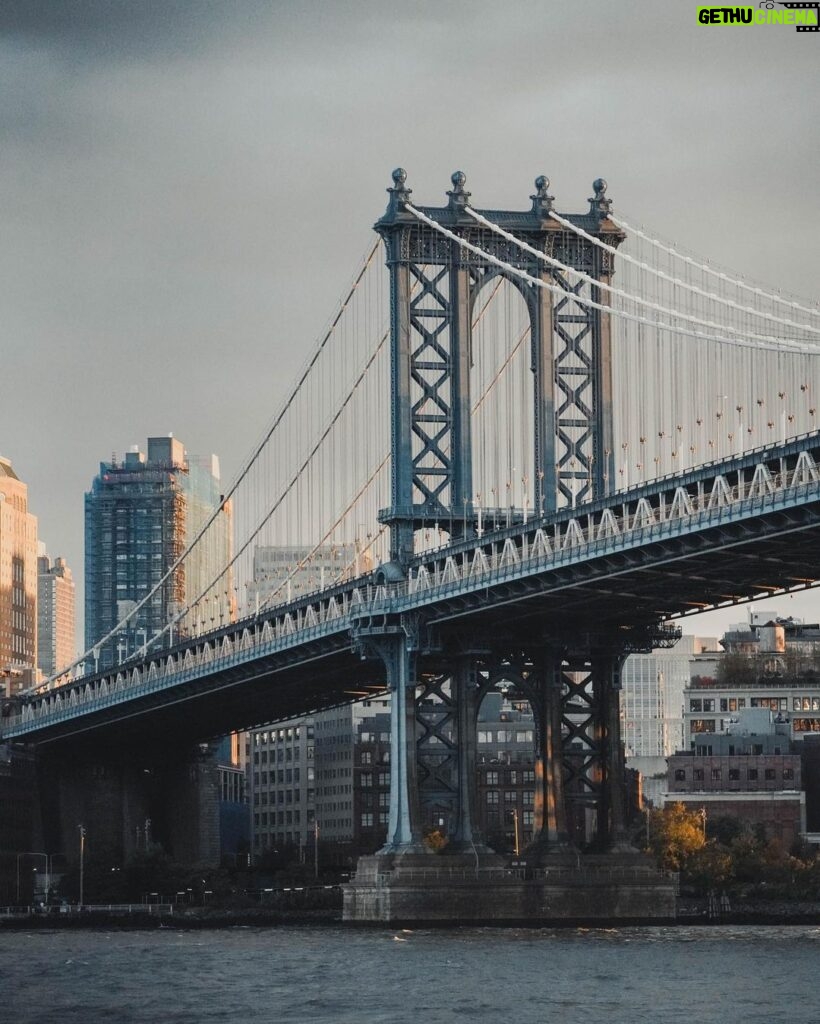 Hillary Vanderosieren Instagram - Manhattan bridge 🌉 #NewYork Manhattan Bridge