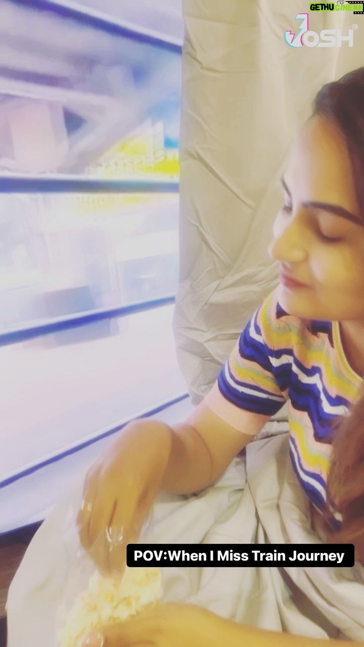 Himaja Instagram - #moyemoye #train @JOSHAPP.TELUGU @OFFICIALJOSHAPP #JOSHAPP #joshmeinaaja #officialjoshapp