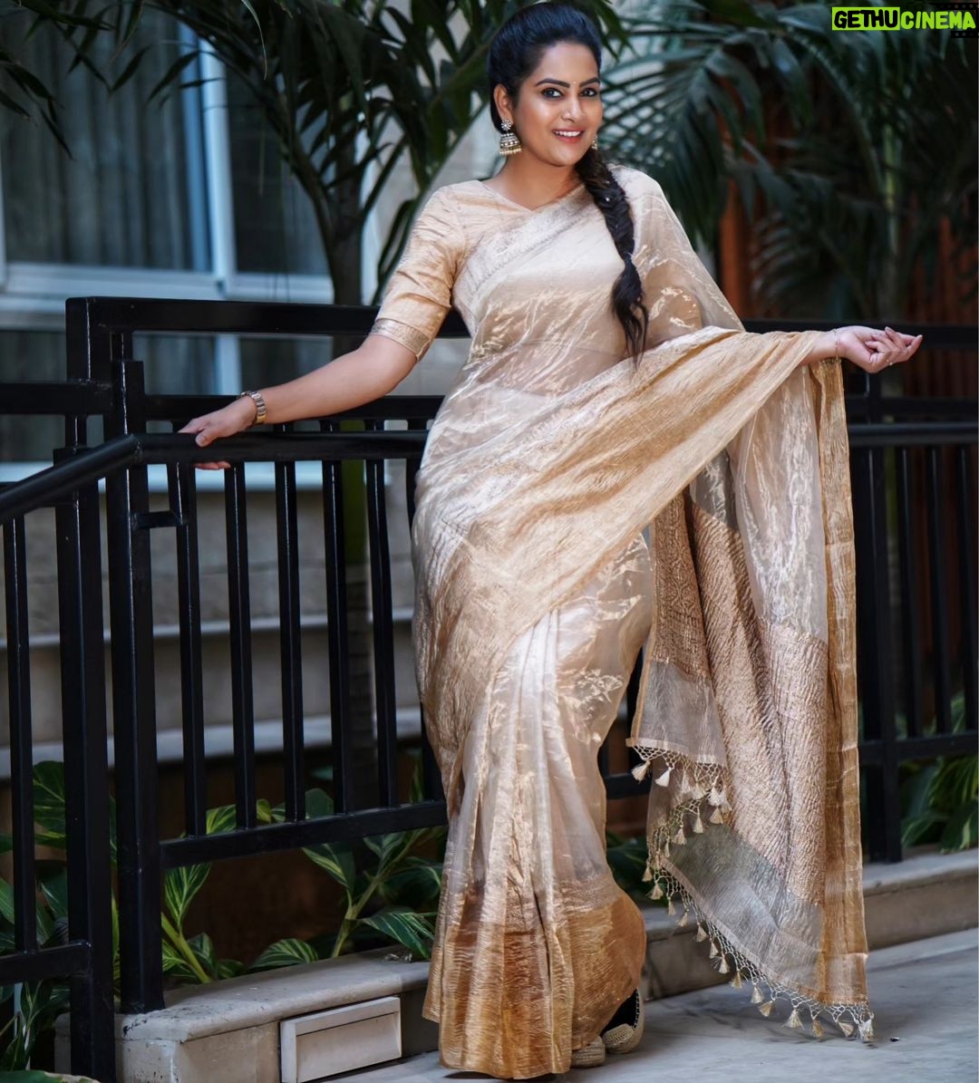Himaja Instagram - ☆Saree Queen Vibes•☆ ❤️In Love with @sacredweaves ❤️Photography @pratapsphotography #culture #saree #sareelove #beyourself #selflove